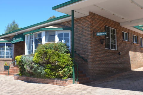 Deer Park Motor Inn Armidale - Sydneys Hotel 24