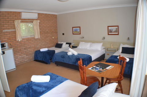 Deer Park Motor Inn Armidale - Sydneys Hotel 9