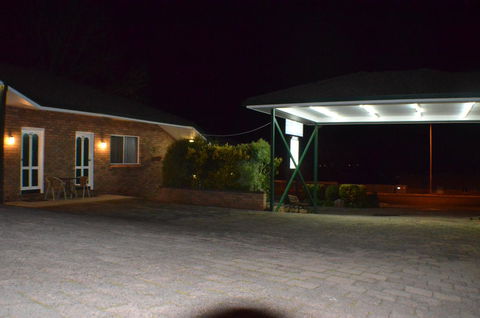 Deer Park Motor Inn Armidale - Sydneys Hotel 17