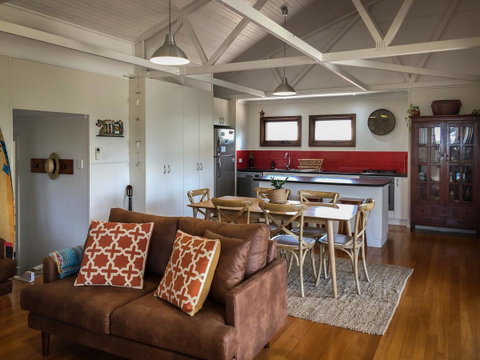SeaLaVie - Sydneys Hotel 0