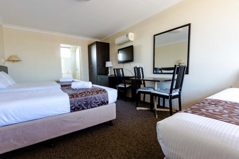 Abcot Inn - Sydneys Hotel 2