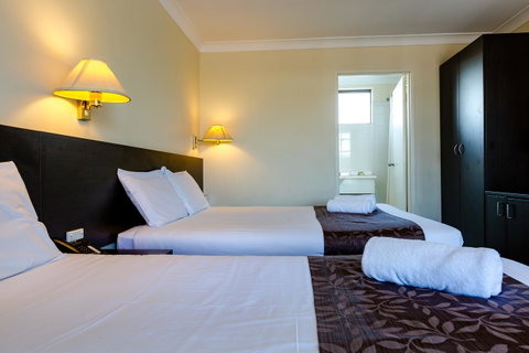 Abcot Inn - Sydneys Hotel 11