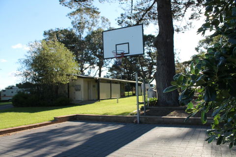 Millicent Hillview Caravan Park - Sydneys Hotel 8