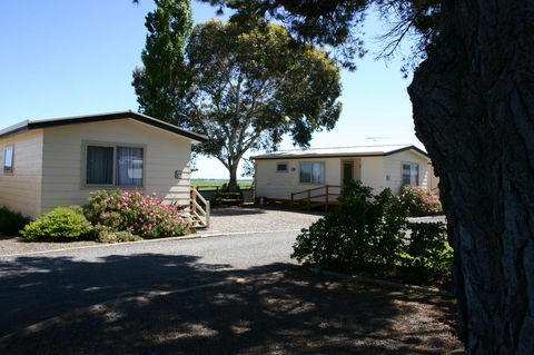 Millicent Hillview Caravan Park - Sydneys Hotel 0