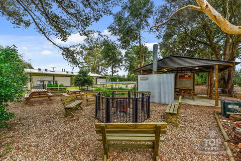 Millicent Hillview Caravan Park - Sydneys Hotel 22