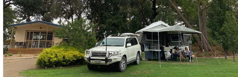Millicent Hillview Caravan Park - Sydneys Hotel 3