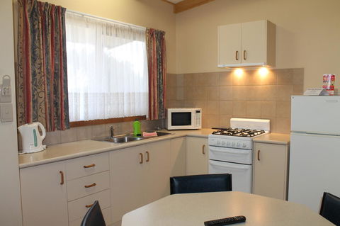 Millicent Hillview Caravan Park - Sydneys Hotel 38