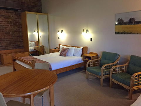 Coonawarra Place Motor Inn - Sydneys Hotel 27