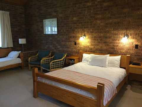 Coonawarra Place Motor Inn - Sydneys Hotel 8