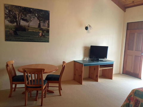 Coonawarra Place Motor Inn - Sydneys Hotel 11