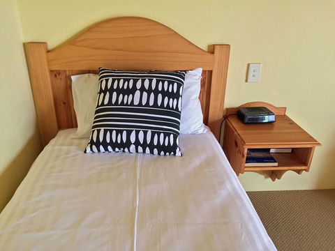 Coonawarra Place Motor Inn - Sydneys Hotel 43