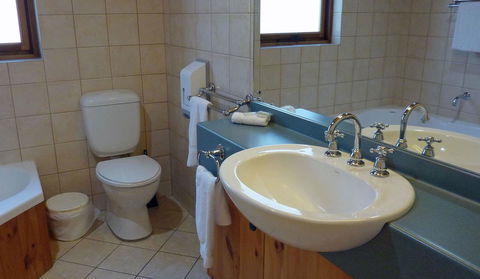 Coonawarra Place Motor Inn - Sydneys Hotel 18