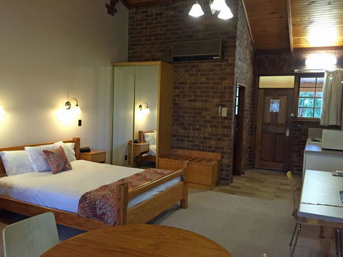 Coonawarra Place Motor Inn - Sydneys Hotel 32