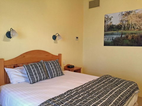 Coonawarra Place Motor Inn - Sydneys Hotel 2