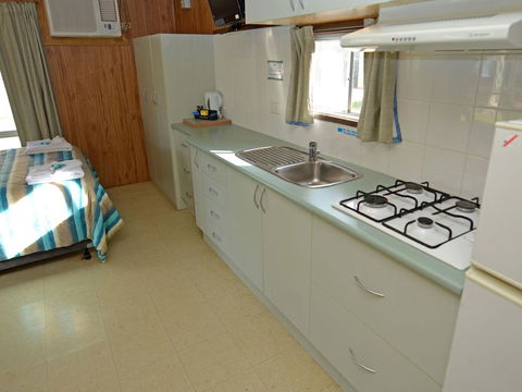 Echo Holiday Parks - Renmark - Sydneys Hotel 37