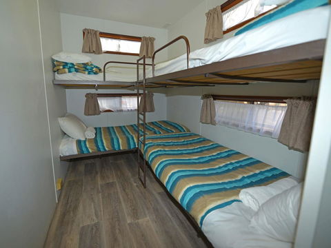 Echo Holiday Parks - Renmark - Sydneys Hotel 29