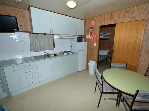 Echo Holiday Parks - Renmark - Sydneys Hotel 36