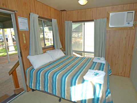 Echo Holiday Parks - Renmark - Sydneys Hotel 35