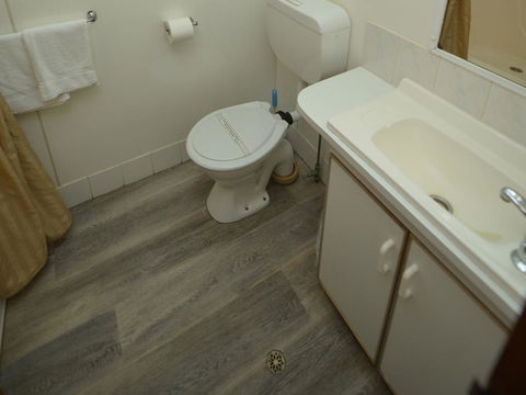Echo Holiday Parks - Renmark - Sydneys Hotel 32