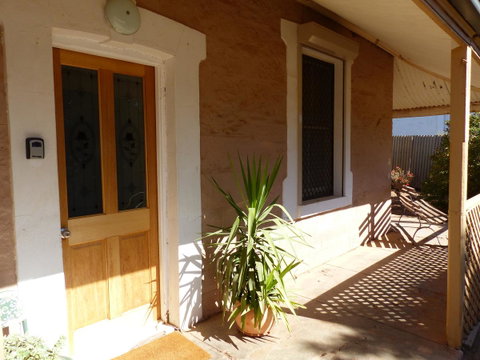 Andy\'s Accommodation - Sydneys Hotel 8