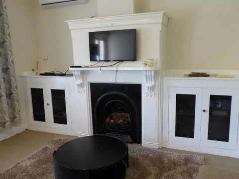 Andy\'s Accommodation - Sydneys Hotel 6