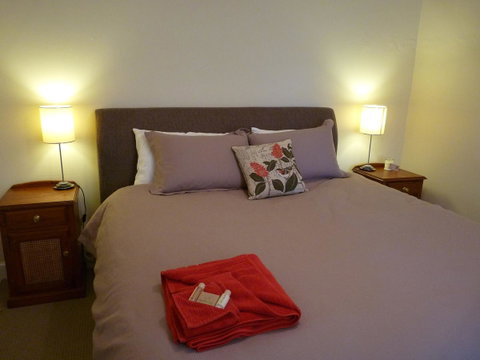 Andy\'s Accommodation - Sydneys Hotel 1