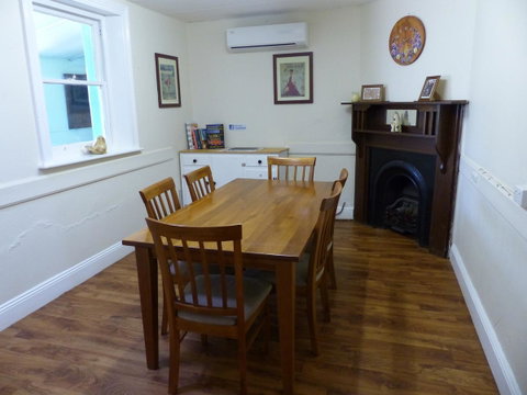Andy\'s Accommodation - Sydneys Hotel 5