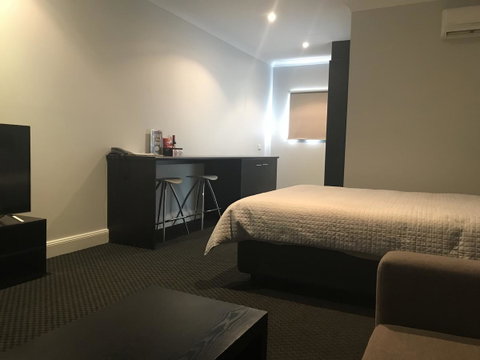 St Francis Winery - Sydneys Hotel 13