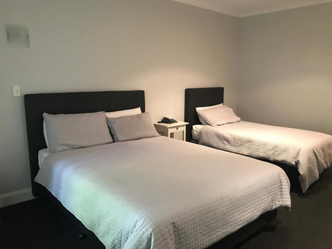St Francis Winery - Sydneys Hotel 2
