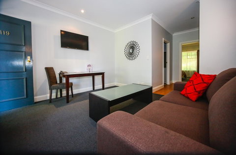 St Francis Winery - Sydneys Hotel 7