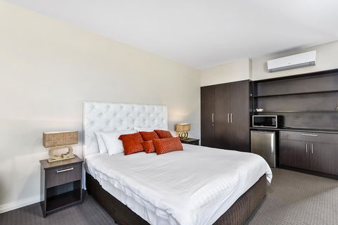 Robe Marina Accommodation - Sydneys Hotel 11