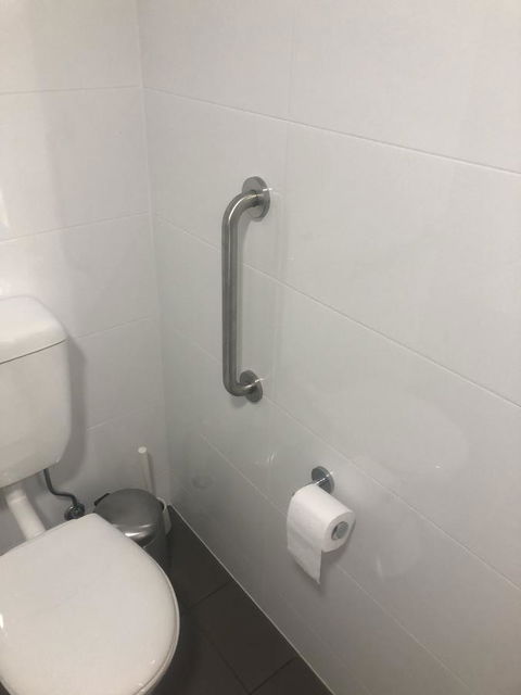 Robe Marina Accommodation - Sydneys Hotel 2