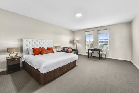 Robe Marina Accommodation - Sydneys Hotel 9