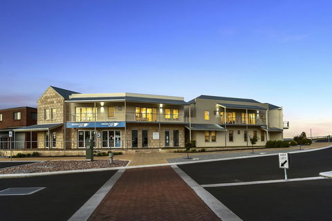 Robe Marina Accommodation - Sydneys Hotel 20