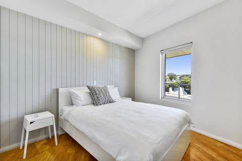 Robe Marina Accommodation - Sydneys Hotel 24