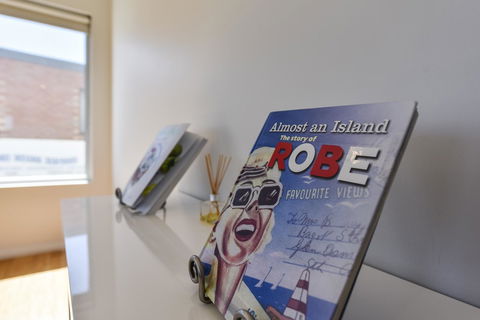 Robe Marina Accommodation - Sydneys Hotel 29