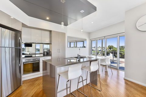 Robe Marina Accommodation - Sydneys Hotel 21