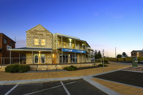 Robe Marina Accommodation - Sydneys Hotel 19