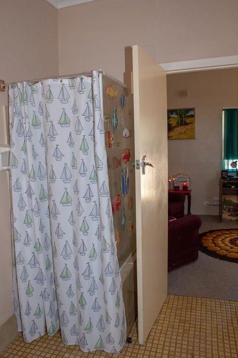 Kimba Units - Sydneys Hotel 11