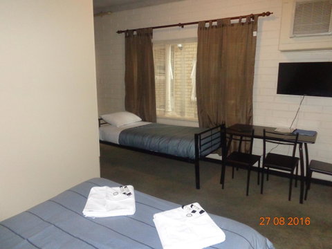 Adelaide Backpackers And Travellers Inn - Sydneys Hotel 14