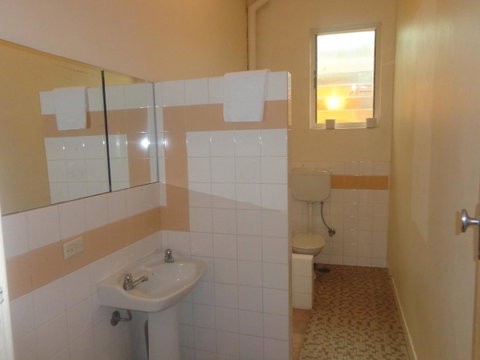 Adelaide Backpackers And Travellers Inn - Sydneys Hotel 7
