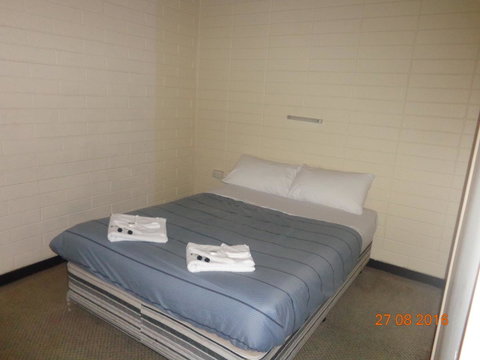 Adelaide Backpackers And Travellers Inn - Sydneys Hotel 42