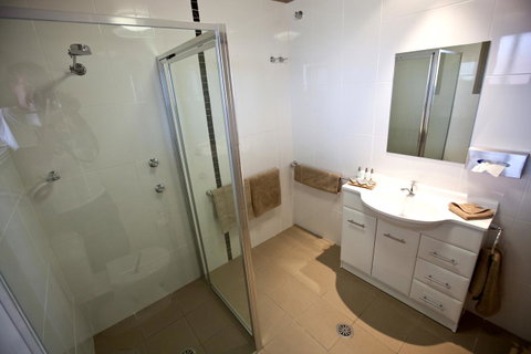 Cattlemans Country Motor Inn & Serviced Apartments - Sydneys Hotel 6