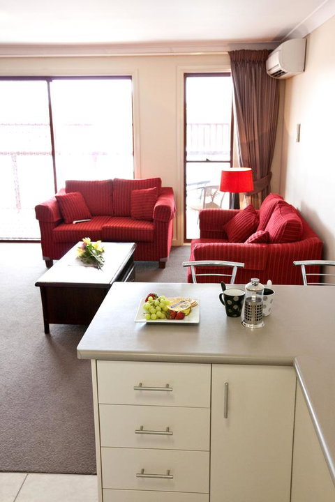 Cattlemans Country Motor Inn & Serviced Apartments - Sydneys Hotel 9