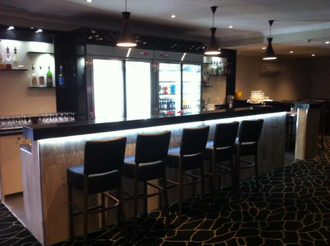 Cattlemans Country Motor Inn & Serviced Apartments - Sydneys Hotel 1