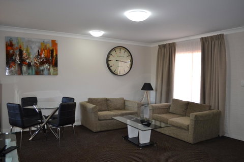 Cattlemans Country Motor Inn & Serviced Apartments - Sydneys Hotel 41