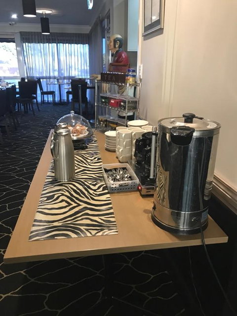 Cattlemans Country Motor Inn & Serviced Apartments - Sydneys Hotel 3