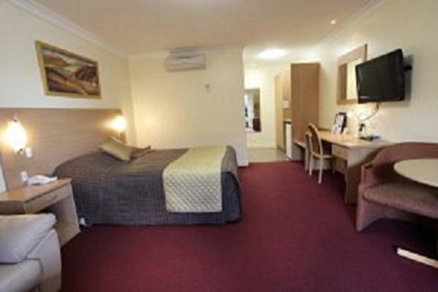 Cattlemans Country Motor Inn & Serviced Apartments - Sydneys Hotel 26
