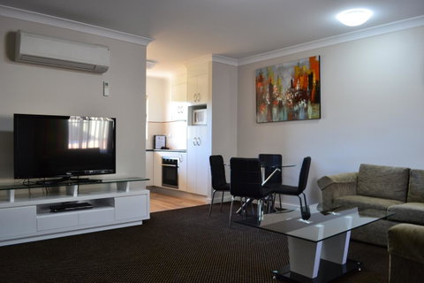Cattlemans Country Motor Inn & Serviced Apartments - Sydneys Hotel 42