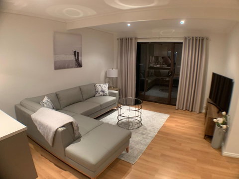 On Gilbert - Sydneys Hotel 4